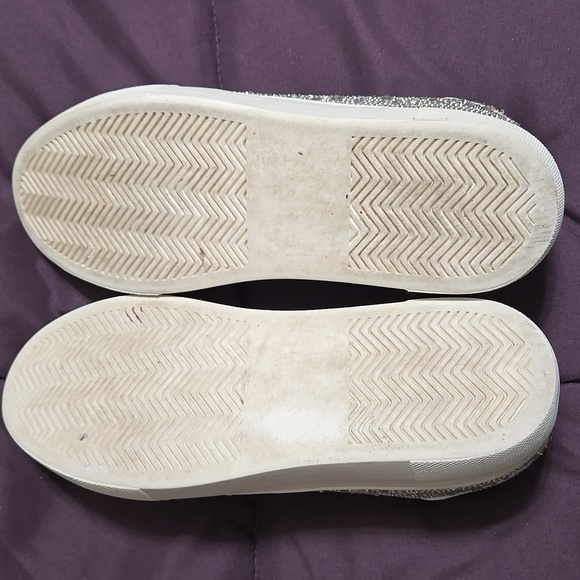 Betsey Johnson Glittering Rhinestone Silver Sneakers Size 7.5 - Picture 8 of 8